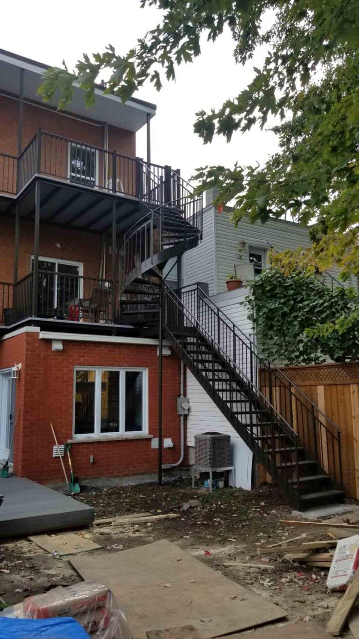 Aluminum staircase manufacturer Montreal