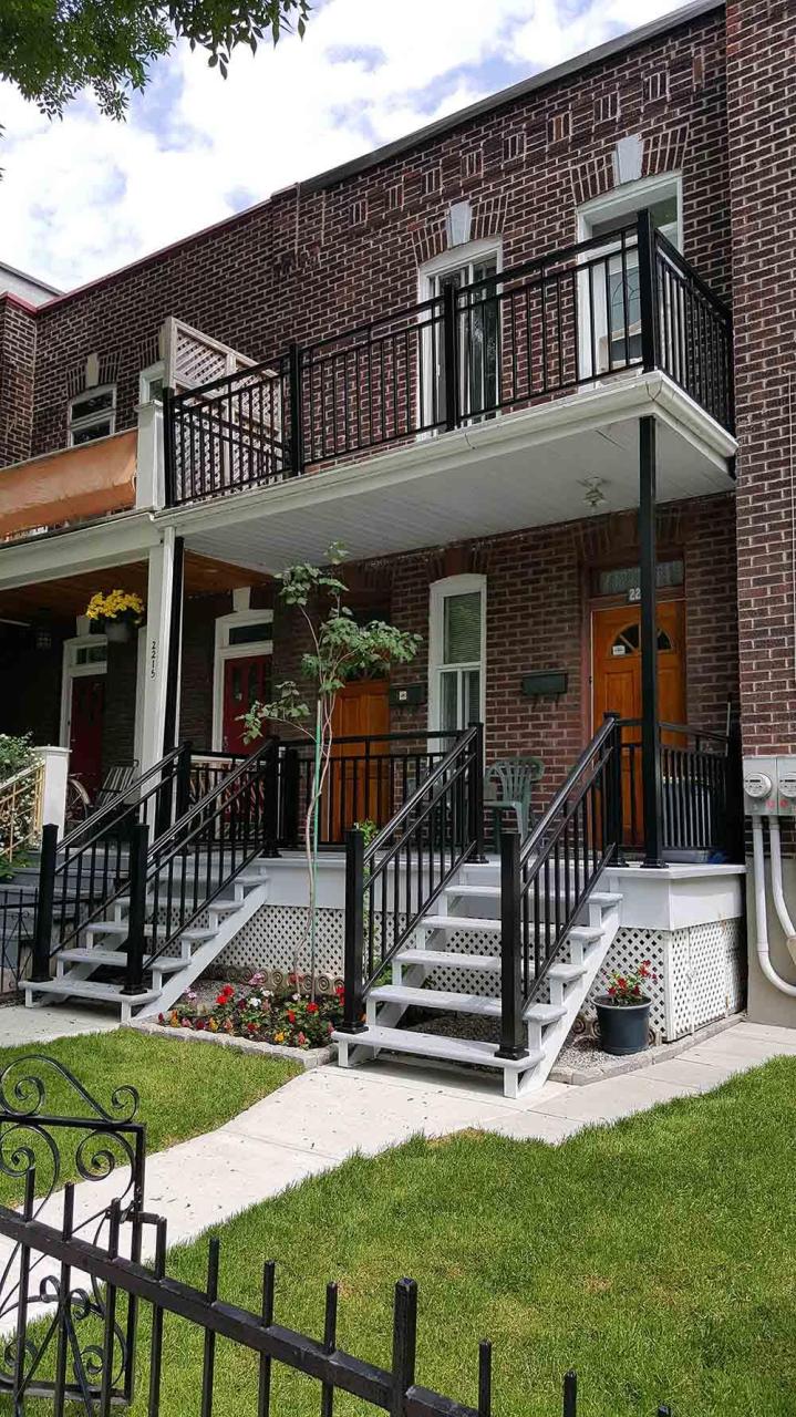 Aluminum staircase manufacturer Montreal